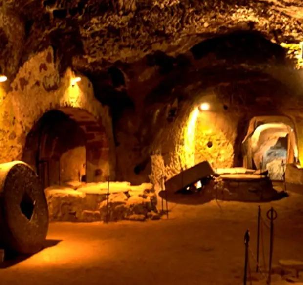 6 поражающих впечатление подземных поселений в разных уголках планеты