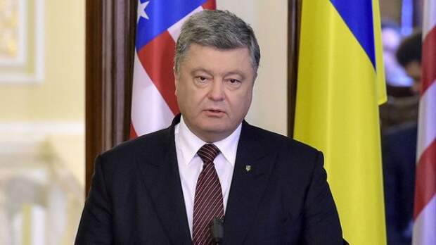 Порошенко идёт против «папы» и сливает американского агента