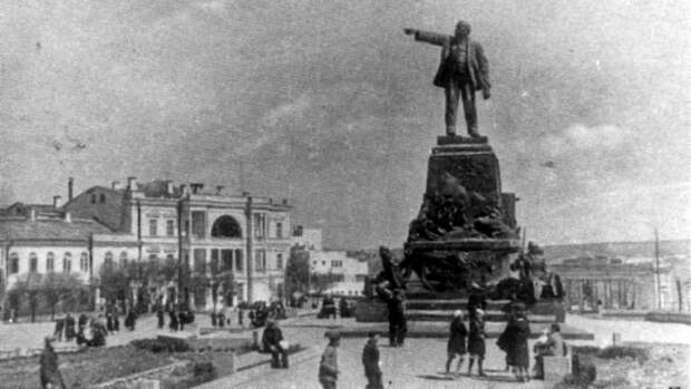 Снос памятника Нахимову, проверка квартрир на перепланировки и российская вакцина в ЕС