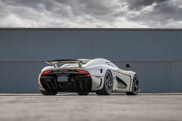 Редкий Koenigsegg Regera 2019 года с крутыми опциями отправляется на аукцион