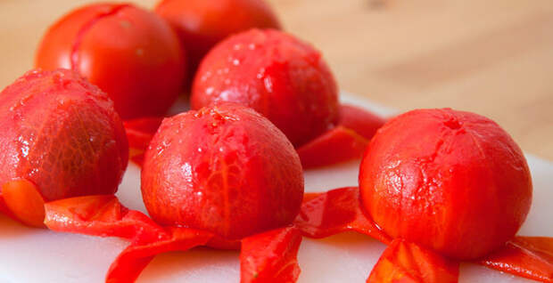 Они очищают помидоры от кожуры и семечек для употребления в пищу   в мире, люди, марокко