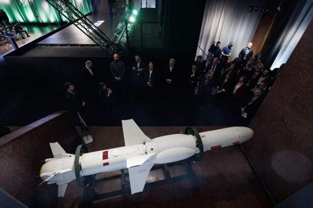 В Киеве показали ракеты «Нептун», «Пекло» и БЭК Magura V7 в зенитном варианте