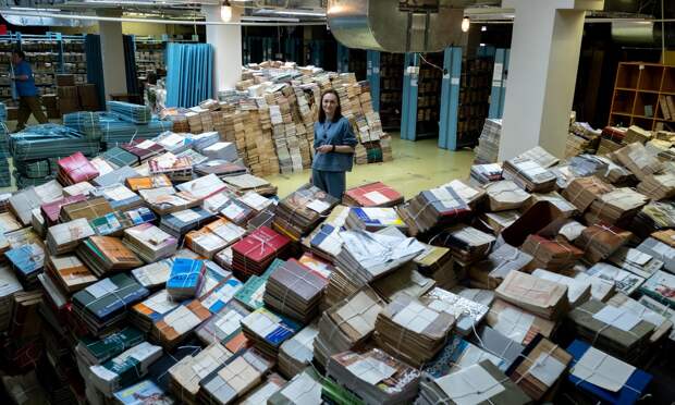«Большое книжное переселение»: как Добролюбовка собирала вещи и где будет принимать читателей теперь