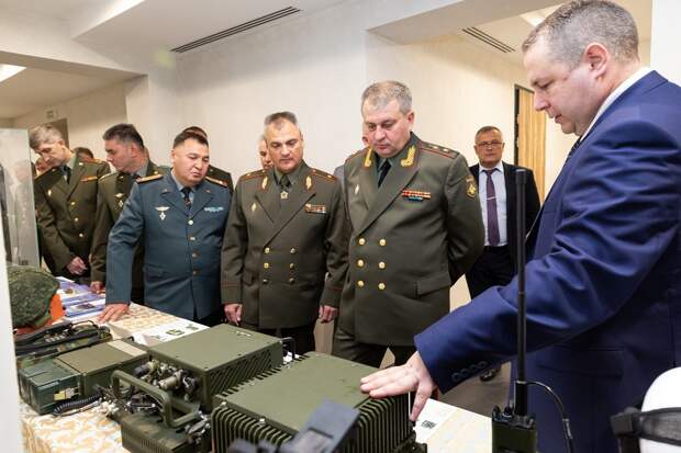 Госдума РФ приняла закон о ратификации соглашения о совместной системе связи вооружённых сил стран...