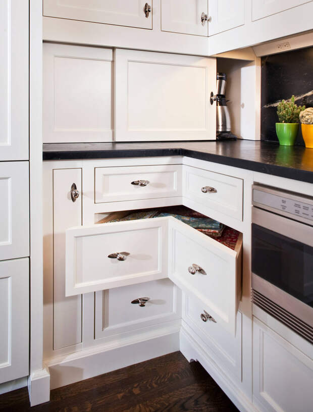 Нижний ярус: 11 советов по организации кухонных шкафов