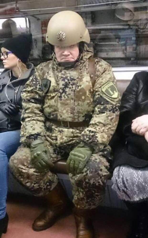 Американцы смеются над фото со "страшным" российским военным