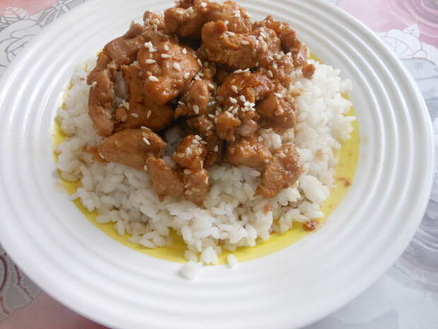 Фото к рецепту: Курица с рисом в соусе терияки