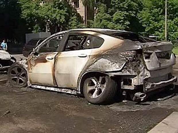 Сгоревший автомобиль, июнь 2011 года. Кадр телеканала "Россия 24" Сгоревший автомобиль, июнь 2011 года. Кадр телеканала "Россия 24"