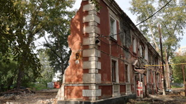 Снос аварийного жилья в Барнауле / Фото: Екатерина Смолихина / amic.ru