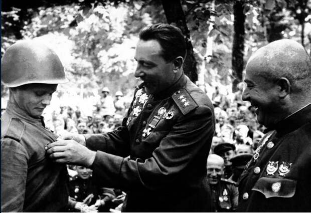Душераздирающие фотографии военных лет.
