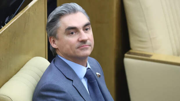 Слуцкий: исключенного из ЛДПР Свинцова ждет "никакая" политическая судьба