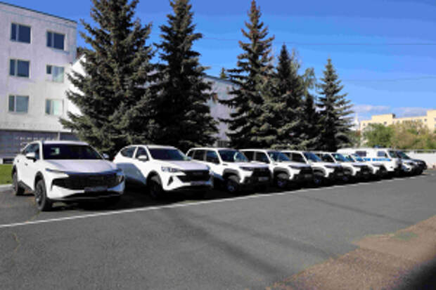 В МВД по Республике Мордовия состоялось торжественное вручение ключей от новых служебных автомобилей