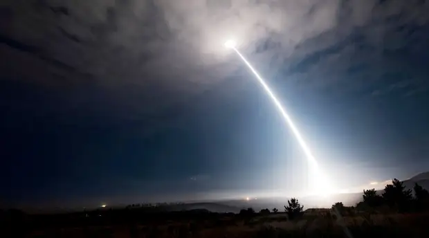 «Создавать полновесный образ врага»: почему в Пентагоне назвали Россию угрозой для США «на многих фронтах»