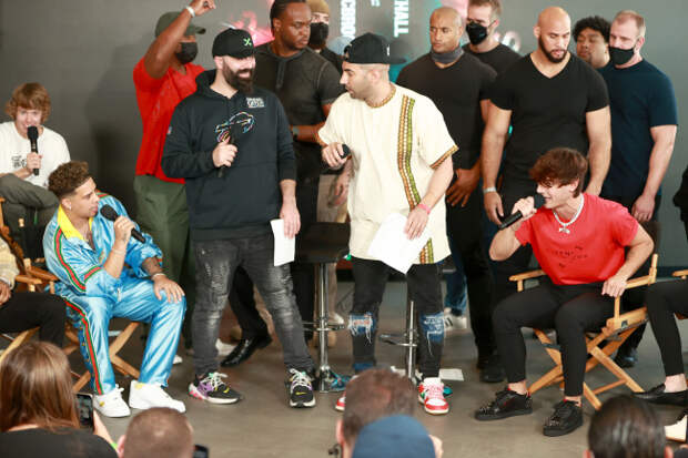 Bryce Hall Vs Austin McBroom TikTok Vs Youtube Fight Draws Huge Crowd Of Influencers With Over A Billion Followers To Miami