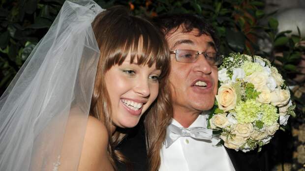 Вероника Степанова считает, что Дмитрий Дибров не охладел к бывшей жене: «Он свою Полину любил и любит сейчас»