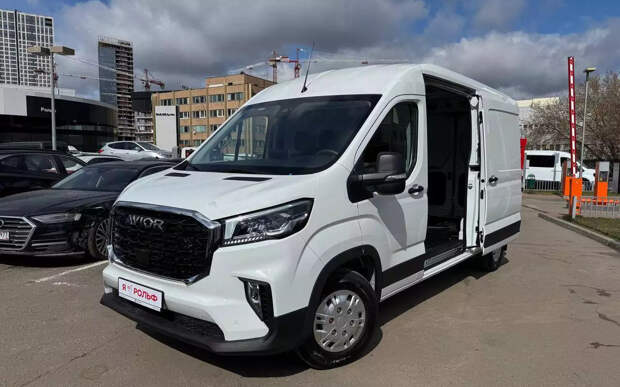 В России начались продажи фургона Avior V90 с парой сдвижных дверей (первые фото)