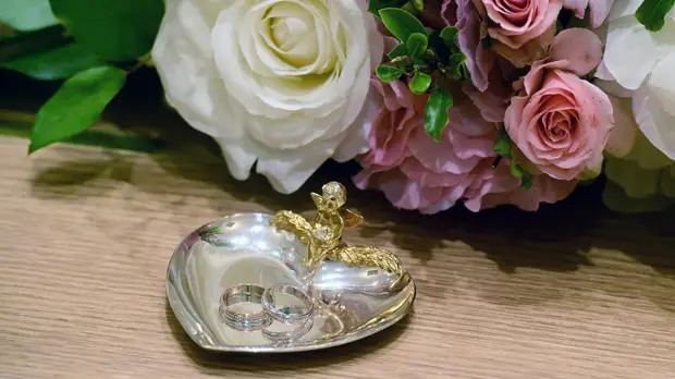 В Подмосковье призвали людей избегать увеселительных мероприятий