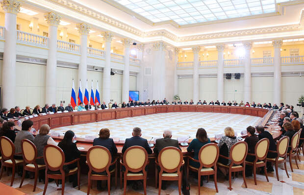 Во время совместного заседания Совета по культуре и искусству и Совета по русскому языку