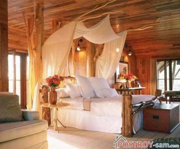 Красивая спальня в деревянном доме