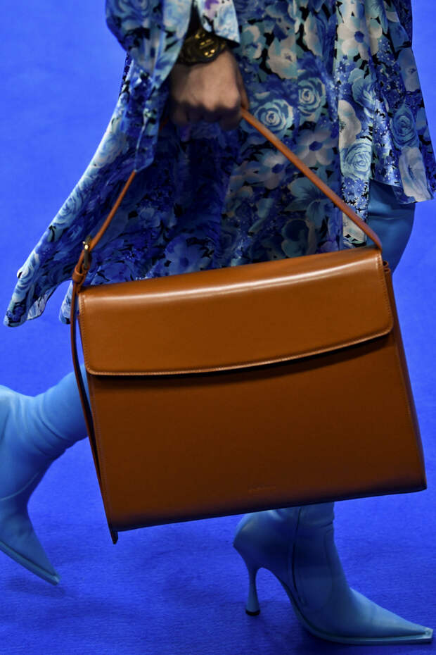 Balenciaga, весна–лето 2020