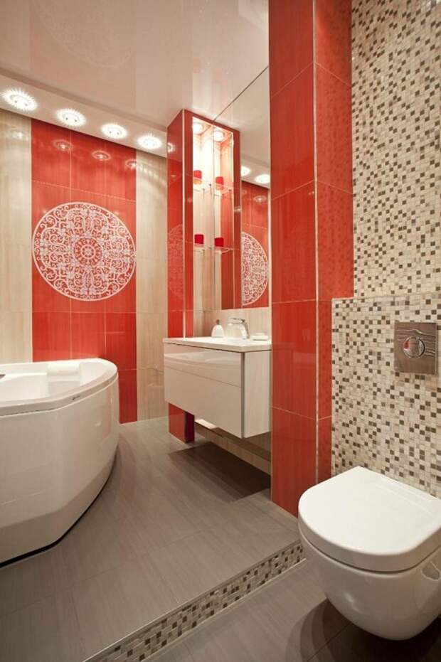 Очень красивый настенный орнамент, что создает определенный шарм в ванной комнате.
