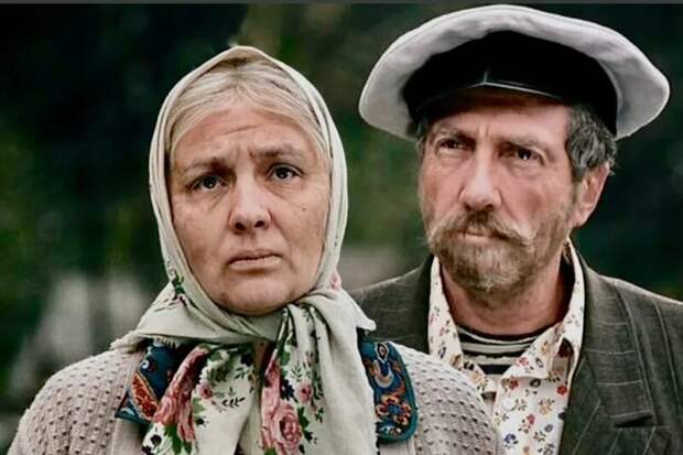 «Баба Шура» из «Любовь и голуби» скрывала не только возраст: Наталья Тенякова прожила в браке 49 лет, но её дочь прошла через «итальянские страсти» и дважды вышла замуж за одного мужчину.