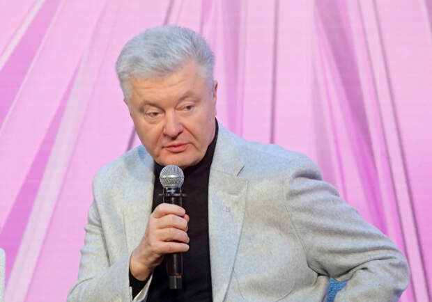 Порошенко пожаловался на невозможность купить кофе на заправке