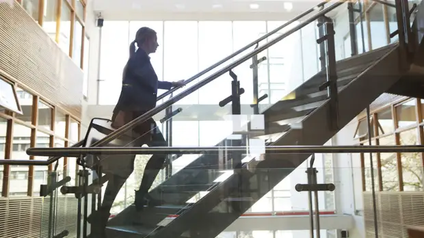 «Обман, обесценивание и удача»: как учёные определили факторы синдрома самозванца для России