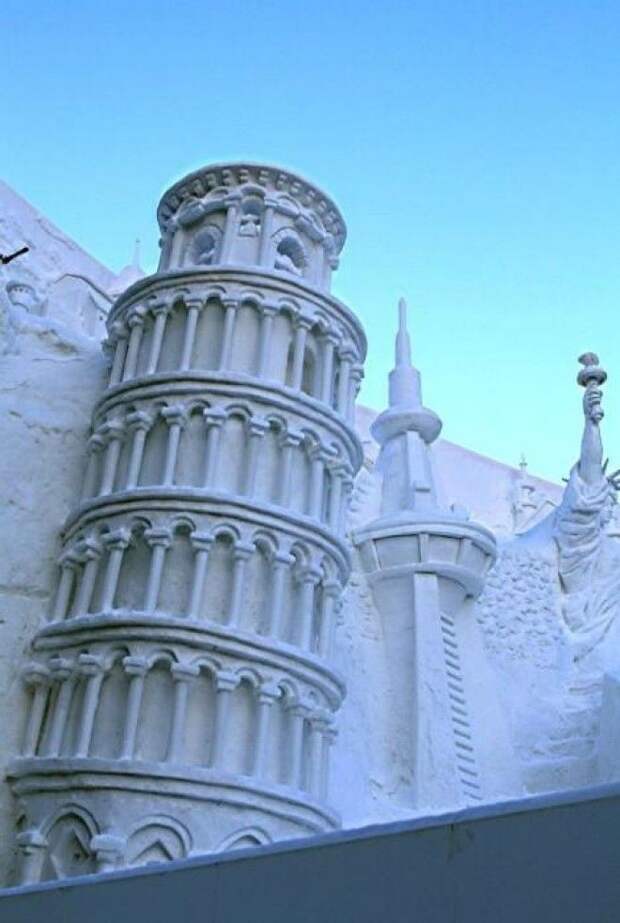 Холодное великолепие: немного ошеломительных скульптур из снега и льда