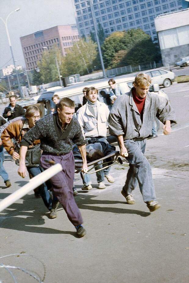 Фотография: Расстрел Дома Советов 4 октября 1993 года №18 - BigPicture.ru