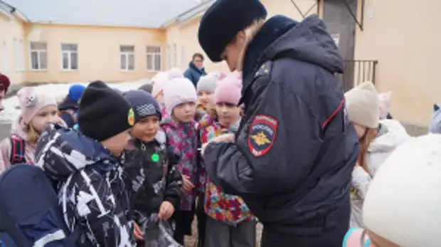 В Оренбургской области сотрудники  ГИБДД совместно с родительским патрулем  проверили, как школьники соблюдают Правила дорожного движения