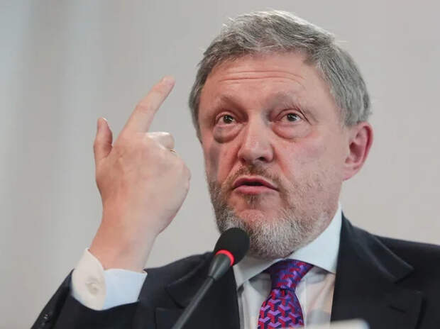 Скандал в благородном семействе: Явлинский ругает Навального