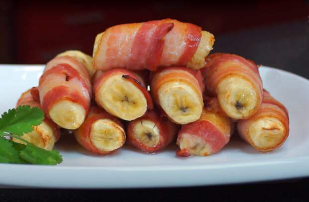 Звездный рецепт: жареные бананы с беконом от Сергея Литвинова