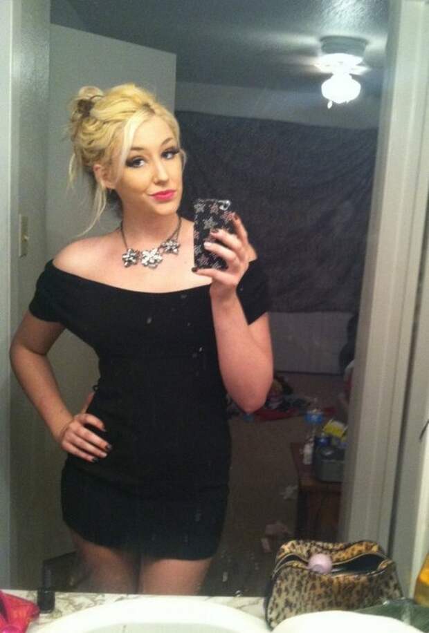 It’s official, mirrors are a girls best friend (35 Photos) It’s official, mirrors are a girls best friend (35 Photos)