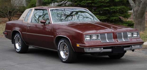 Oldsmobile Cutlass Supreme 1982 года.