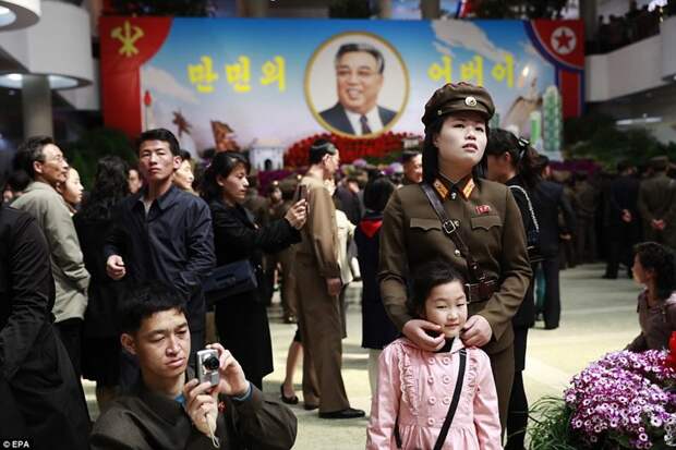 Повседневная жизнь в Северной Корее продолжается кндр, праздник