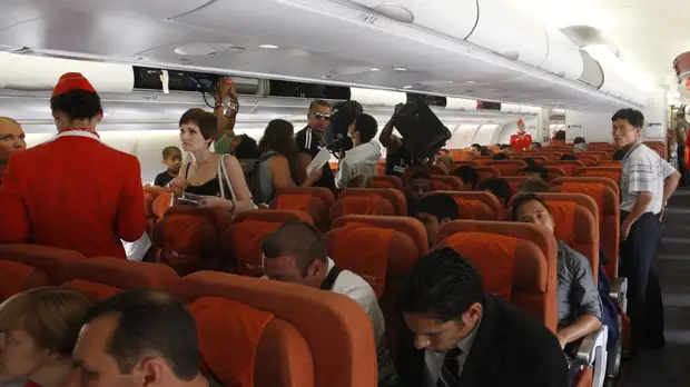 Госдума одобрила проект о применении экипажем спецсредств сдерживания против авиадебоширов