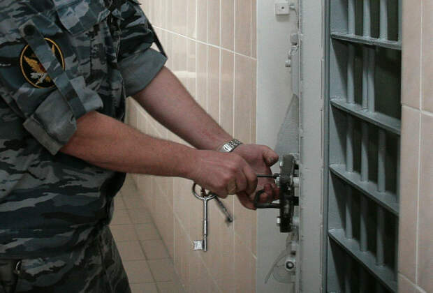 Прокатившегося по братской могиле россиянина отправили в колонию на четыре года