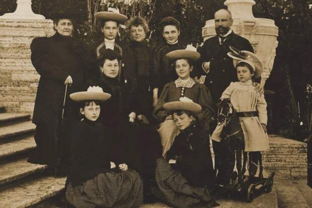 Пётр Аркадьевич Столыпин со своей семьей. 1907 г. / Фото: www.e-reading.club
