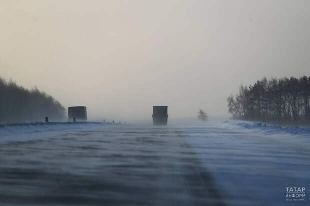 ГАИ Татарстана напомнила о безопасном поведении на дорогах при сильном ветре