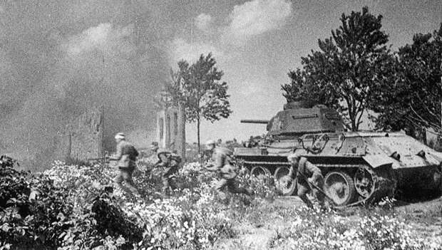 Контрудар советских войск под Орлом, 1943 год Fine Art Images/Heritage Images/Getty Images