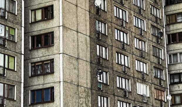 В МЧС поступило сообщение об угрозе разрушения домов на юге и западе Москвы