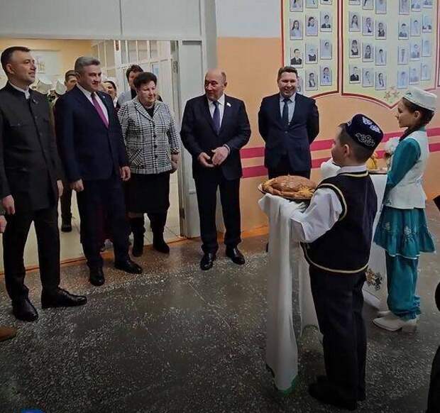 Марат Әхмәтов һәм Илсур Һадиуллин Бөгелмәдә Һади Атласига багышланган кичәдә катнашты