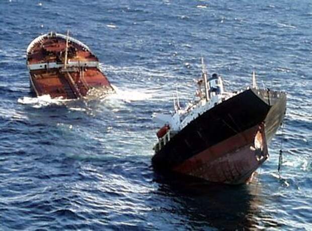 various-parties-are-blamed-as-the-prestige-sinks-off-the-coast-of-spain
