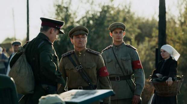 Августейшая особость: драма по Богомолову подбирается к миллиарду