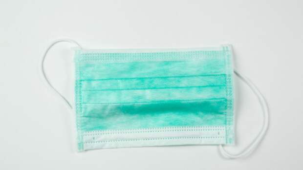 Спрос на медицинские маски в России упал на 61%