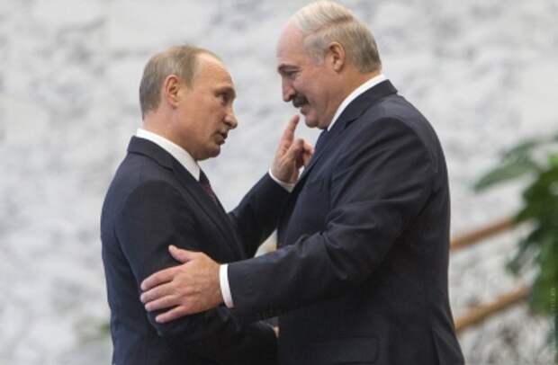 Лукашенко назвал Путина родным братом и сообщил о готовности отстреливаться с ним спина к спине