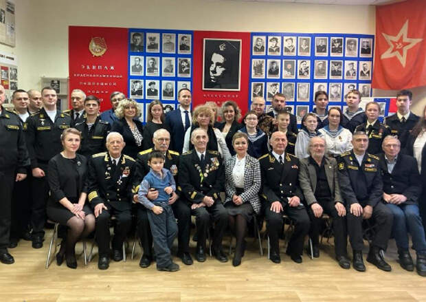 Научно-практическая конференция в школе. Конференция научных работ школьников. Конференция научных работ школьников. Научная конференция школьников. Выступление школьников.