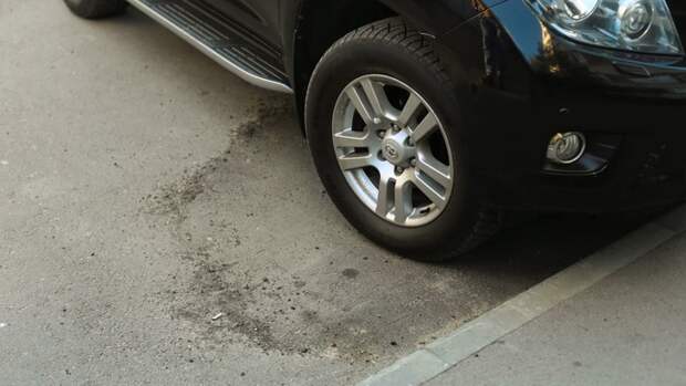 Россиянам напомнили об уголовной ответственности за самозахват парковочного места