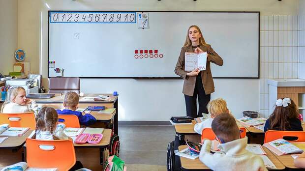 «Педагог — не просто человек»: нужно ли проверять учителей на сомнительный контент в соцсетях